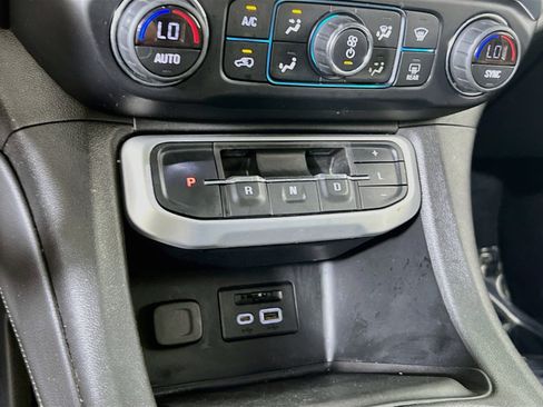 Used 2020 GMC Acadia SLT AWD/4WD image 16