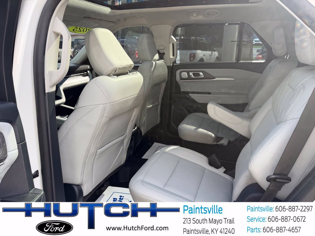 Used 2025 Ford Explorer Platinum w/ Ultimate Package AWD/4WD image 18
