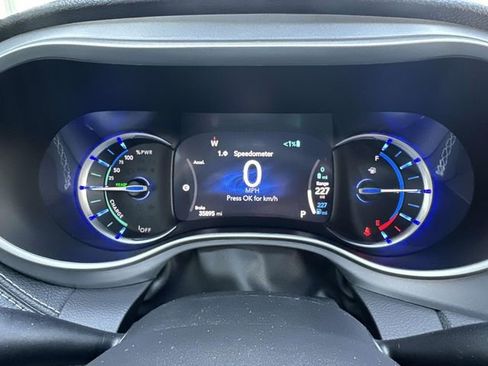 Used 2022 Chrysler Pacifica Touring-L w/ S Appearance Package FWD image 69
