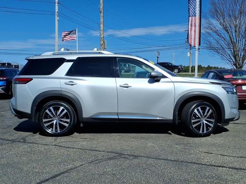 Certified 2023 Nissan Pathfinder Platinum AWD/4WD image 2