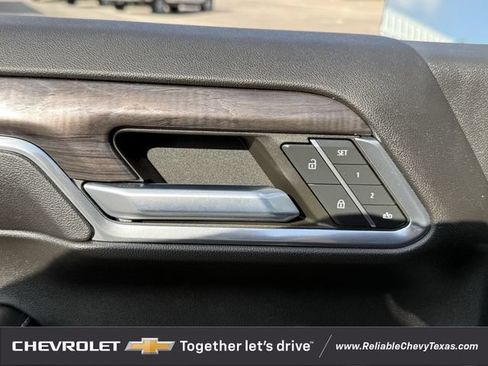 Used 2023 Chevrolet Silverado 1500 LTZ w/ LTZ Convenience Package II AWD/4WD image 28