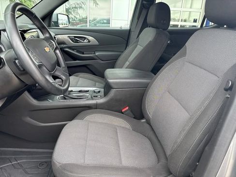 Used 2023 Chevrolet Traverse LT AWD/4WD image 13