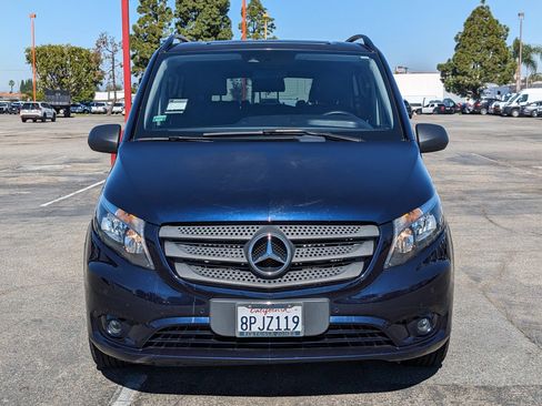 Used 2017 Mercedes-Benz Metris Passenger image 3