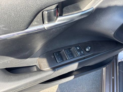 Used 2024 Toyota Camry SE FWD image 12