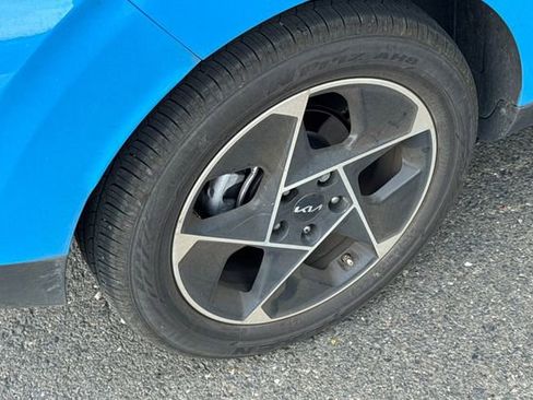 Used 2024 Kia Soul EX FWD image 3