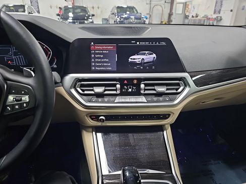 Used 2021 BMW 330i Sedan w/ Premium Package image 20