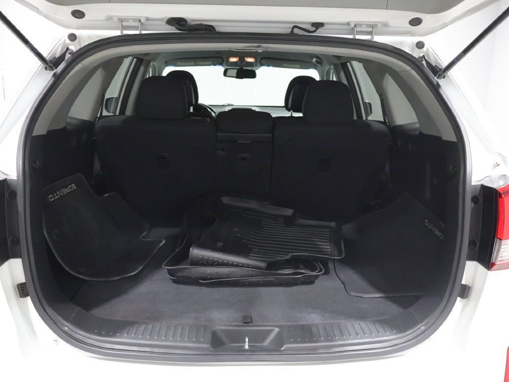 Used 2014 Kia Sorento LX AWD/4WD image 8