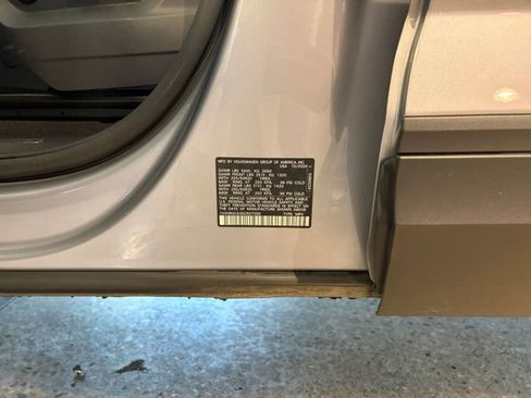 Used 2025 Volkswagen Atlas SE image 29