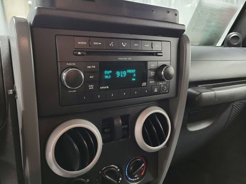 Used 2009 Jeep Wrangler Sahara w/ Trailer Tow Group image 17