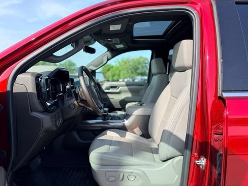 Used 2025 Chevrolet Silverado 1500 LTZ w/ LTZ Premium Package AWD/4WD image 7