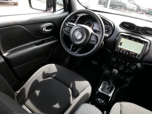 Used 2022 Jeep Renegade Altitude w/ Convenience Group AWD/4WD image 9