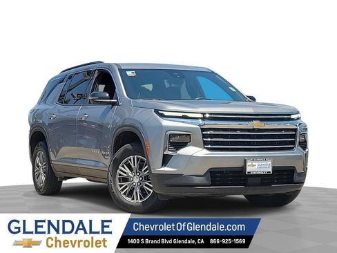 Certified 2024 Chevrolet Traverse LT AWD/4WD image 1