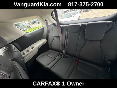 Used 2024 Kia Carnival LX FWD image 27