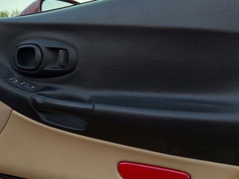 Used 2004 Chevrolet Corvette Convertible w/ Preferred Equipment Group RWD image 27