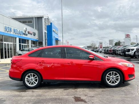 Used 2016 Ford Focus SE FWD image 12