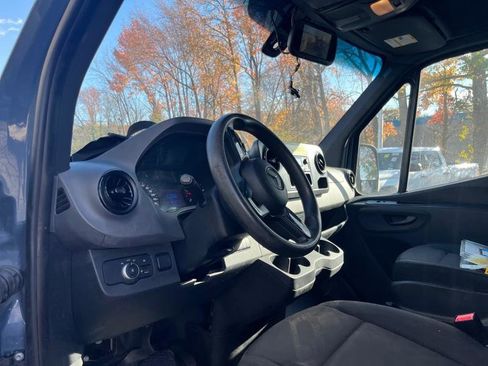 Used 2019 Mercedes-Benz Sprinter 170 image 12