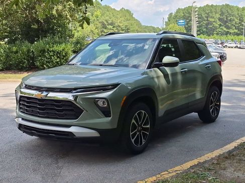 New 2026 Chevrolet TrailBlazer LT w/ Driver Confidence Package FWD image 8