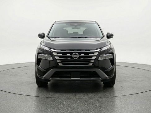 Used 2025 Nissan Rogue SV AWD/4WD image 2