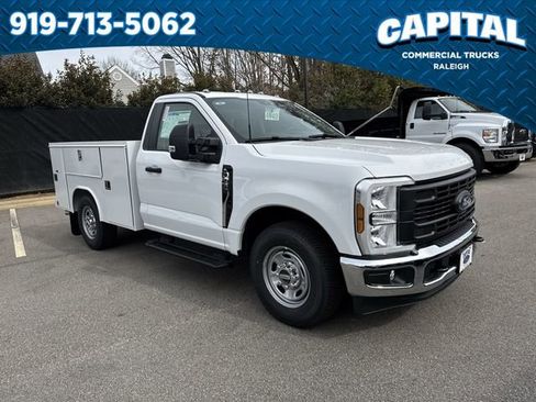 New 2026 Ford F250 XL w/ XL Chrome Package image 2