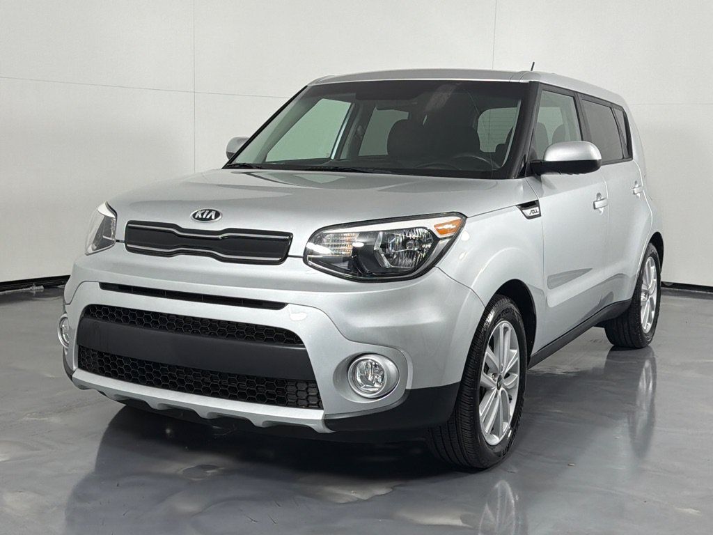 Used 2018 Kia Soul + FWD image 10