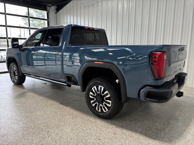 Used 2025 GMC Sierra 2500 Denali Ultimate w/ Max Trailering Package AWD/4WD image 2