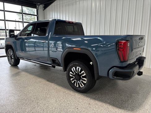 Used 2025 GMC Sierra 2500 Denali Ultimate w/ Max Trailering Package AWD/4WD image 2