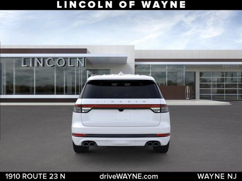 New 2026 Lincoln Aviator AWD w/ Jet Appearance Package image 5
