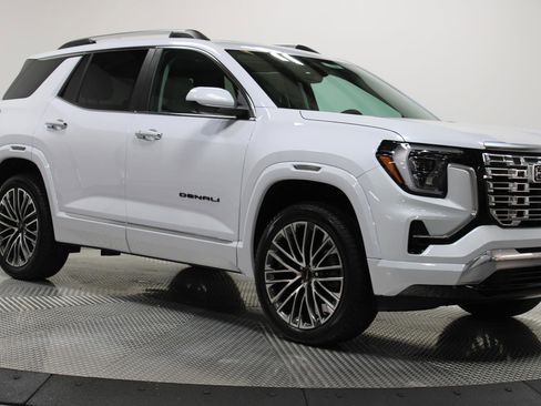New 2026 GMC Terrain Denali w/ LPO, Black Badging Package image 18