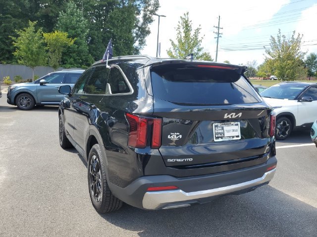 Certified 2025 Kia Sorento S AWD/4WD image 7