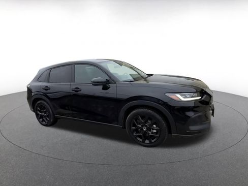 Used 2025 Honda HR-V Sport image 2