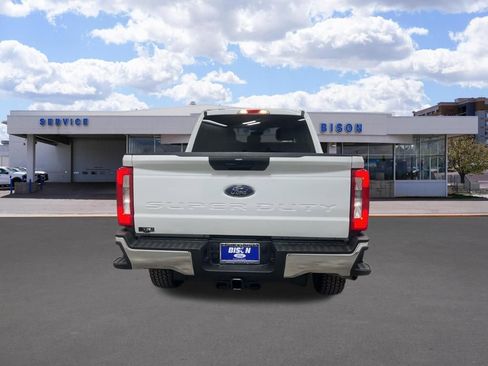 Used 2023 Ford F250 XLT image 4