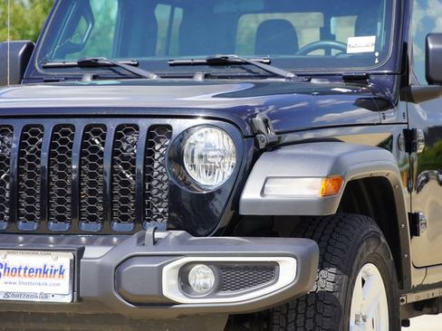 Used 2023 Jeep Gladiator Sport AWD/4WD image 4