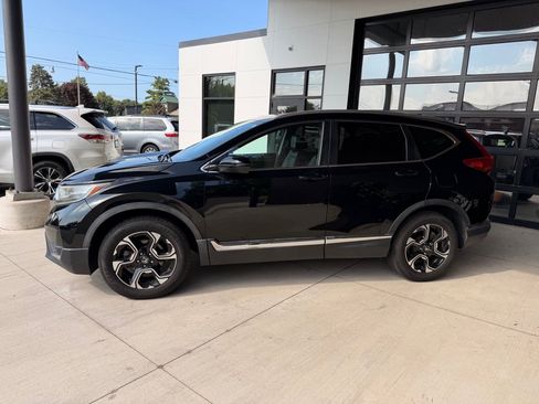 Used 2018 Honda CR-V Touring image 4