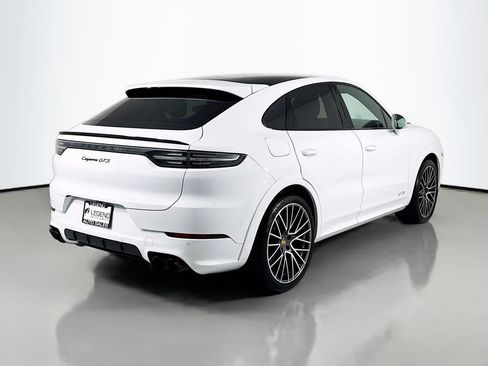 Used 2022 Porsche Cayenne GTS AWD/4WD image 5