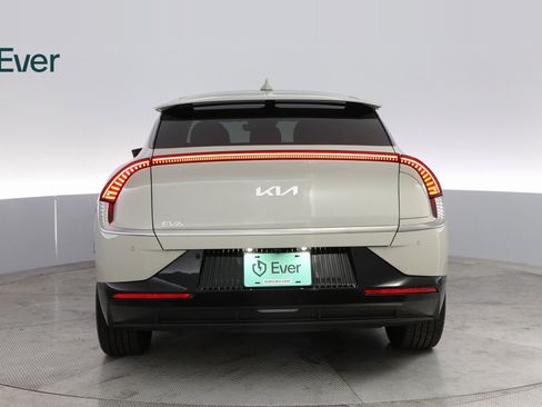 Used 2024 Kia EV6 Wind image 13