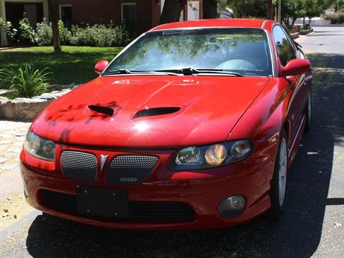Used 2006 Pontiac GTO image 25