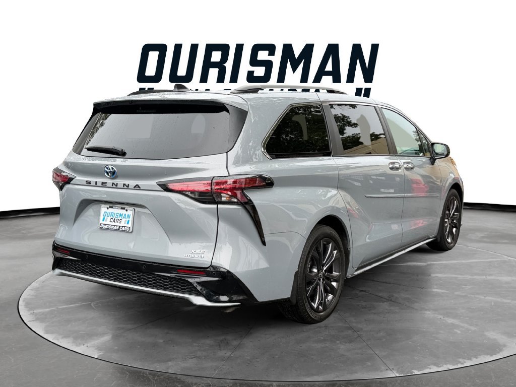 Used 2023 Toyota Sienna XSE w/ XSE Plus Package FWD image 5