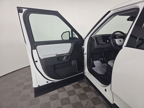 Used 2022 Rivian R1T Adventure image 17