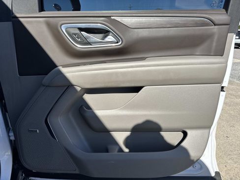 Used 2022 Chevrolet Suburban LT w/ LT Signature Package image 14