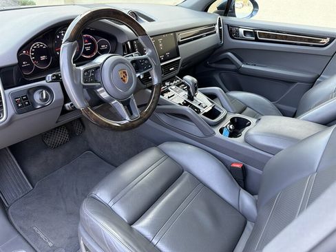 Used 2019 Porsche Cayenne AWD/4WD image 12