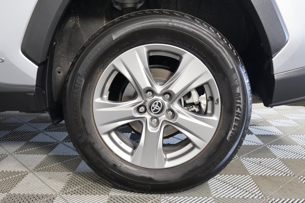 Used 2024 Toyota RAV4 XLE AWD/4WD image 16