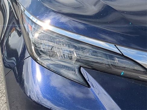 New 2026 Toyota Sienna XLE image 10