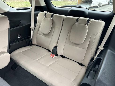 Used 2023 Ford Explorer XLT image 20