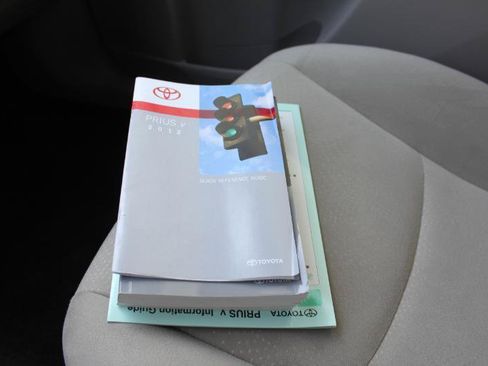 Used 2012 Toyota Prius V Three w/ Preferred Accessory Pkg FWD image 31
