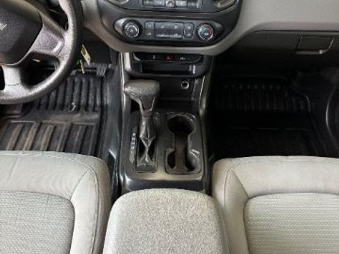 Used 2019 Chevrolet Colorado W/T RWD image 24