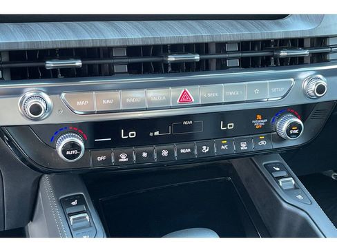 Used 2024 Kia Telluride SX image 30