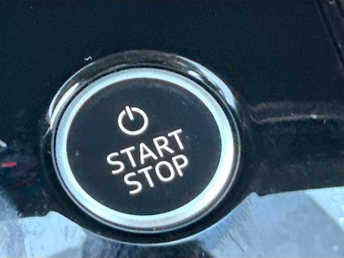 Certified 2024 Audi Q4 e-tron Premium Plus image 37