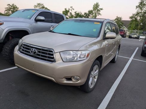 Used 2010 Toyota Highlander Limited AWD/4WD image 4