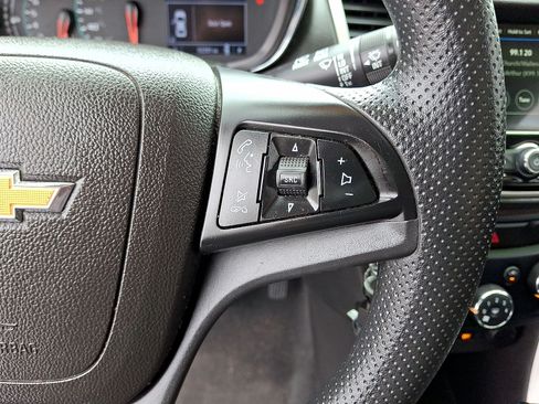 Used 2019 Chevrolet Trax LS FWD image 17