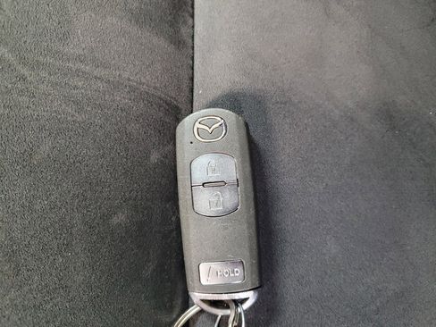 Used 2018 MAZDA CX-5 Touring image 32